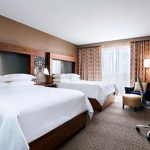 Club Level Queen Room